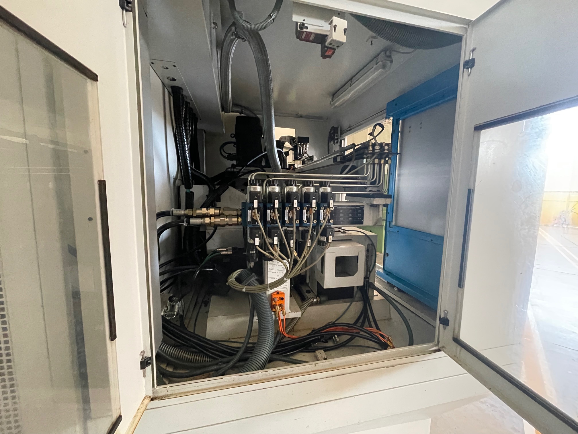 Usato Dentatrice a creatore PFAUTER MIKRON A 15 CNC