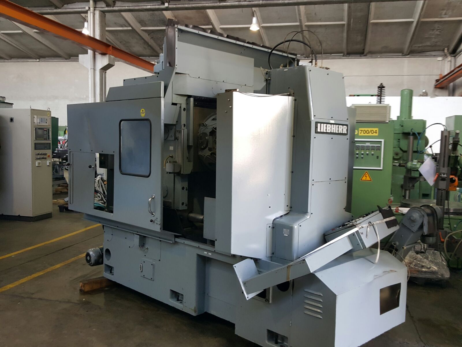 Usato Dentatrice a creatore LIEBHERR L 400