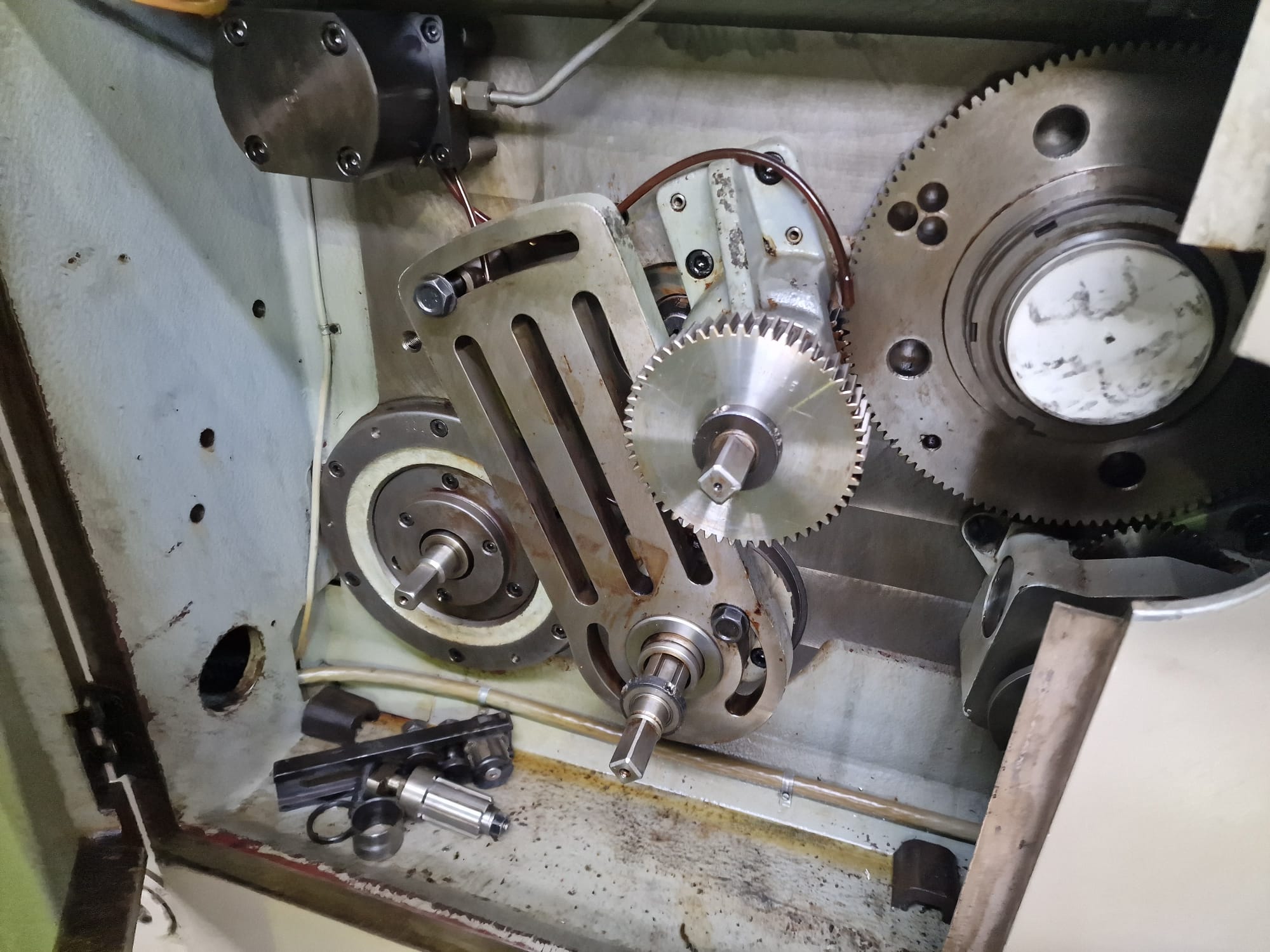 Usato Fresatrice per viti e filetti HECKERT ZFWVG 250x2000