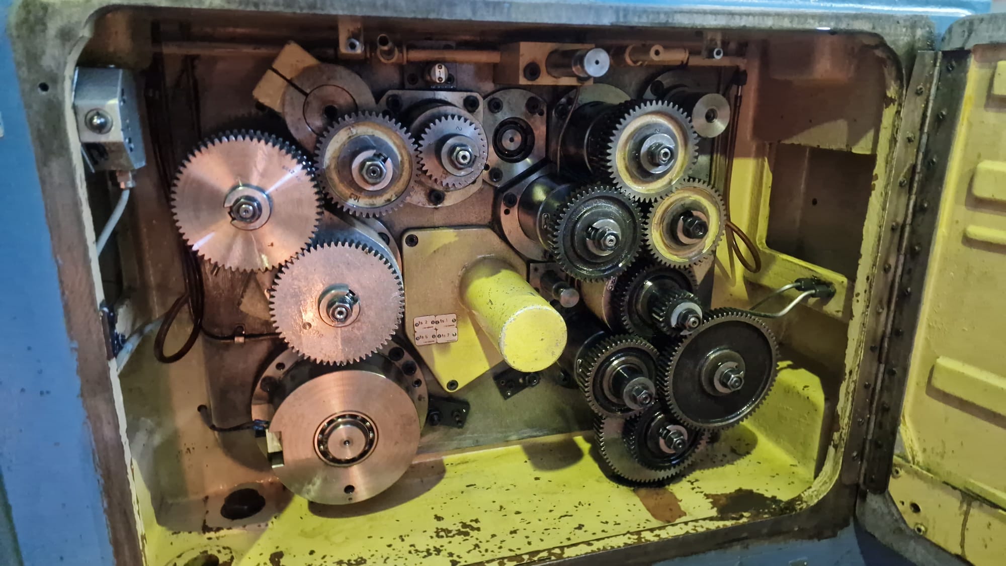 Usato Dentatrice a coltello LORENZ LS 420