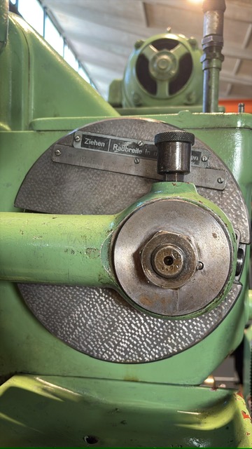 Usato Dentatrice a coltello LORENZ S7/500