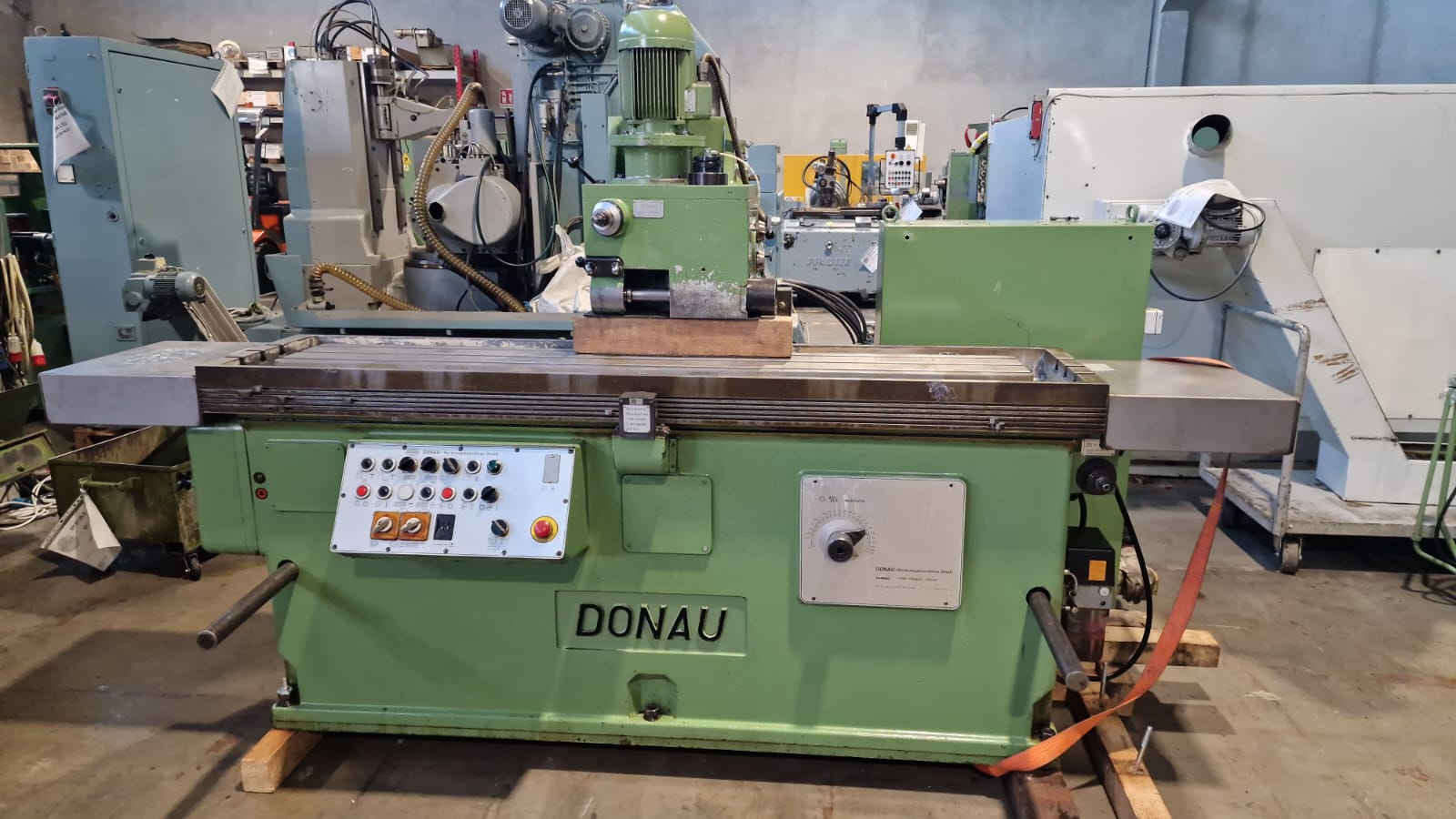 Usato Fresatrice per cremagliere EGW DONAU UZFM-V 300H