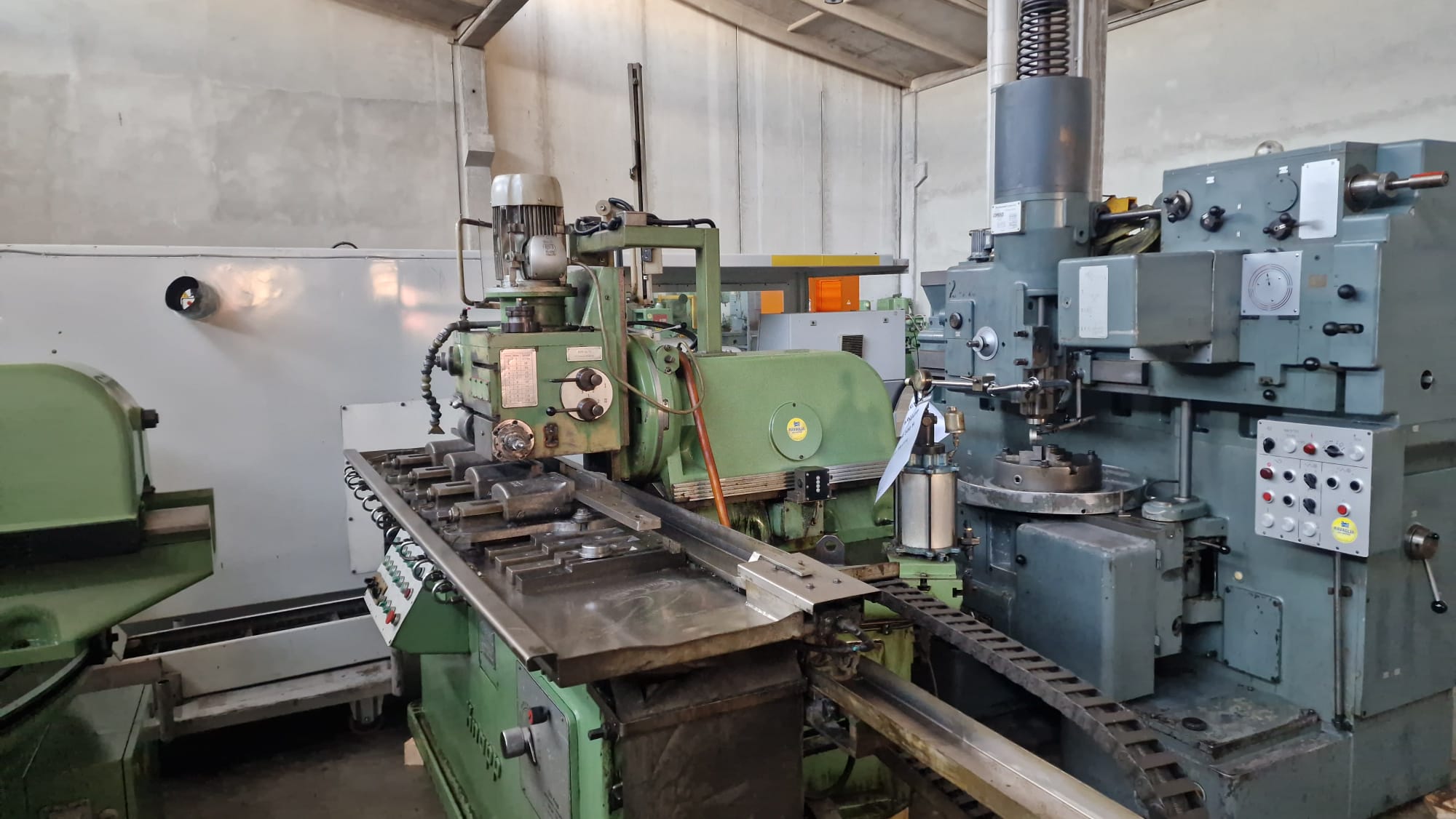 Usato Fresatrice per cremagliere DONAU KNAPP UZFM 300H