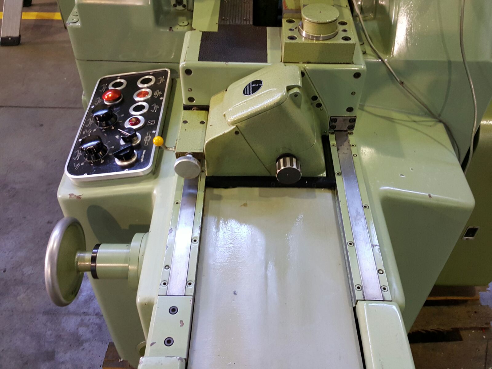 Usato Apparecchio per il controllo per viti senza fine KLINGELNBERG PWF 250