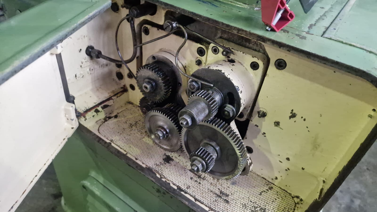 Usato Dentatrice a creatore PFAUTER P 250 S