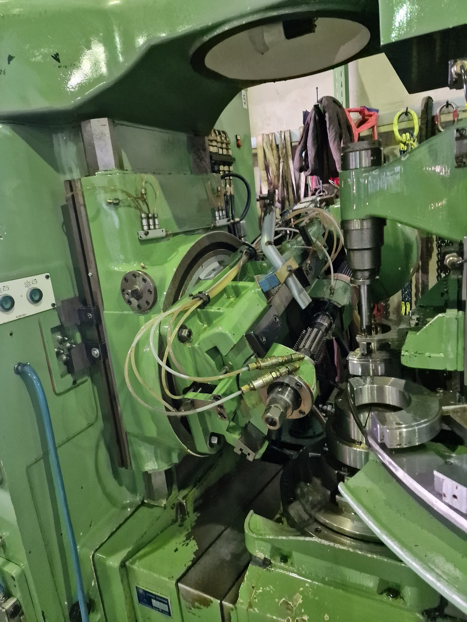 Usato Dentatrice a creatore LIEBHERR L 301