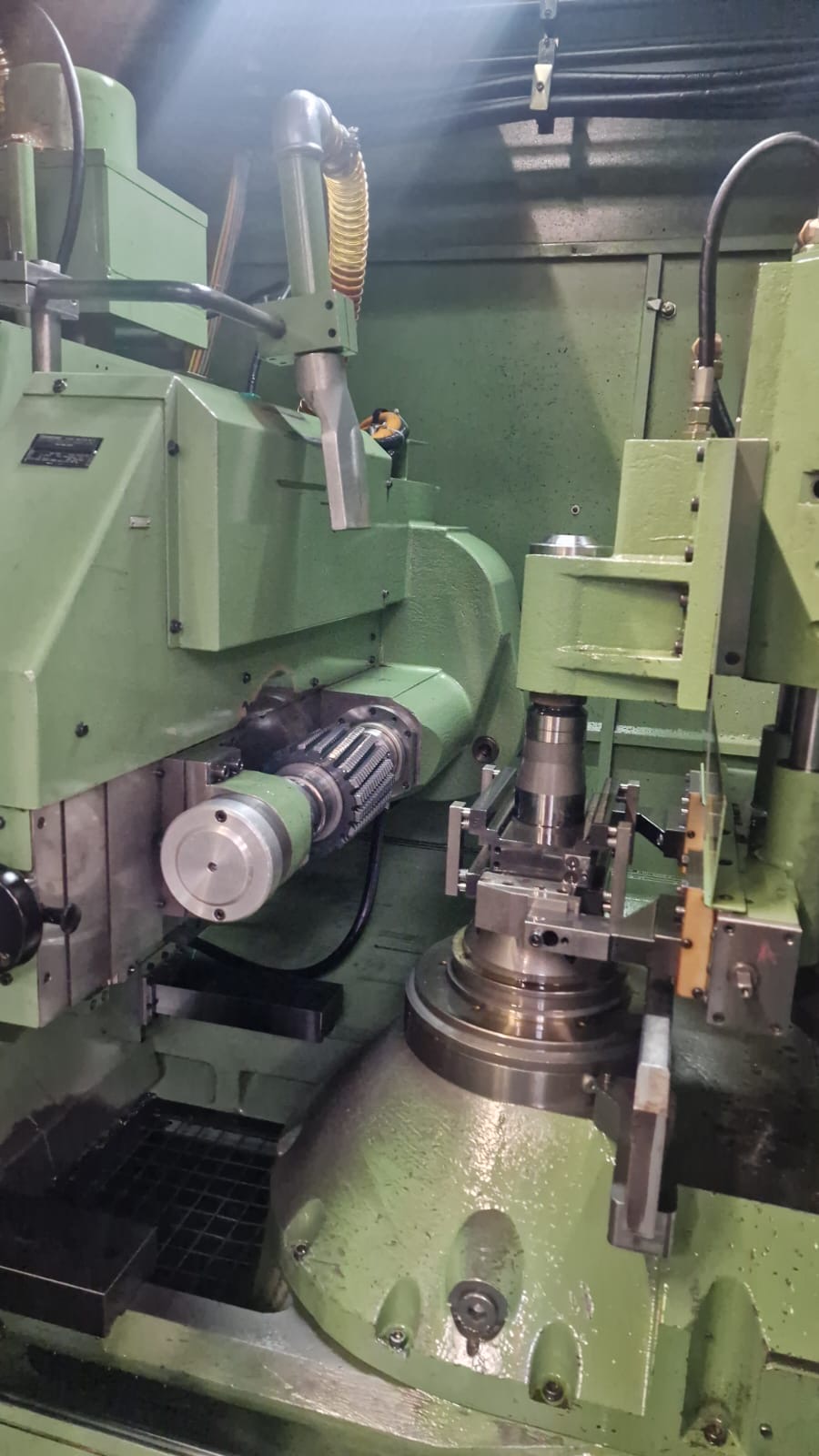 Usato Dentatrice a creatore LIEBHERR LC 382 CNC