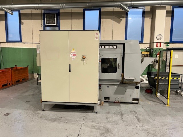 Usato Dentatrice a creatore LIEBHERR L 200 CNC