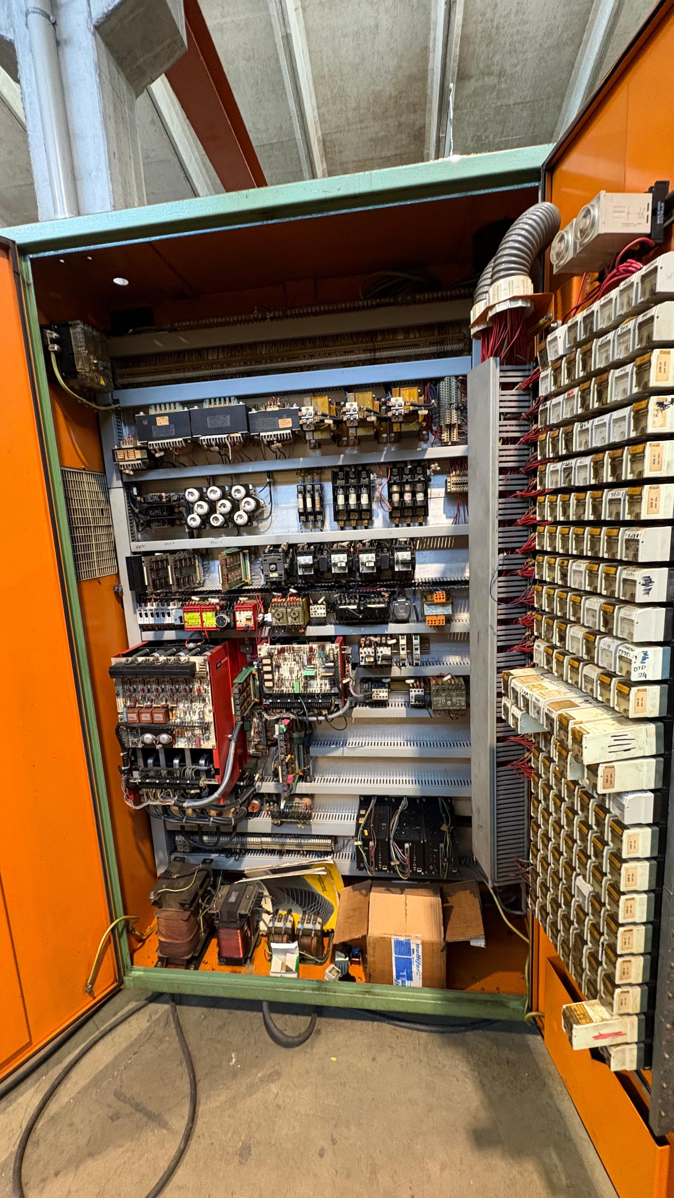 Usato Dentatrice a creatore PFAUTER P 250 H