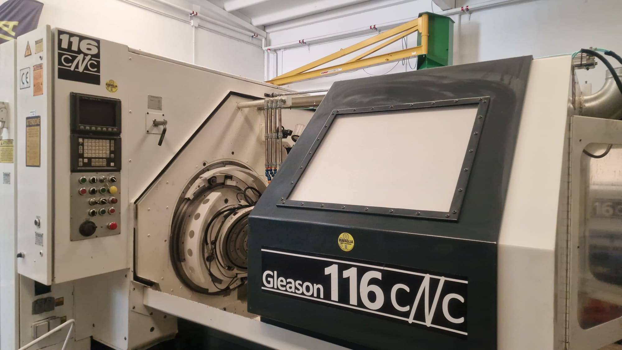 Usato Dentatrice per ingranaggi conici spiral GLEASON 116 CNC