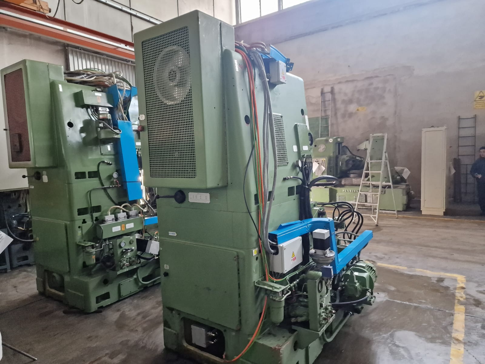 Usato Dentatrice a coltello LORENZ LS 300