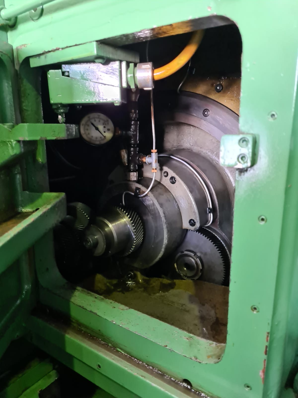 Usato Dentatrice per ingranaggi conici spiral GLEASON 645