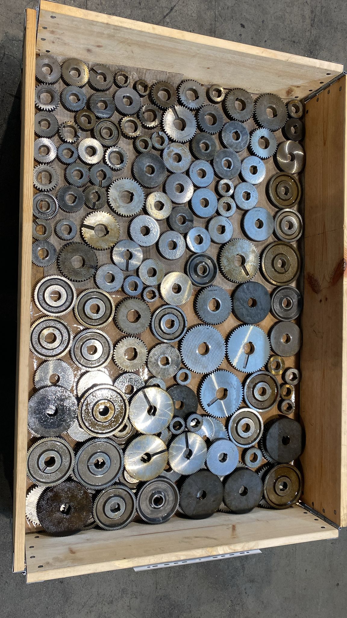 Usato Dentatrice per ingranaggi conici diritti GLEASON 104 Coniflex