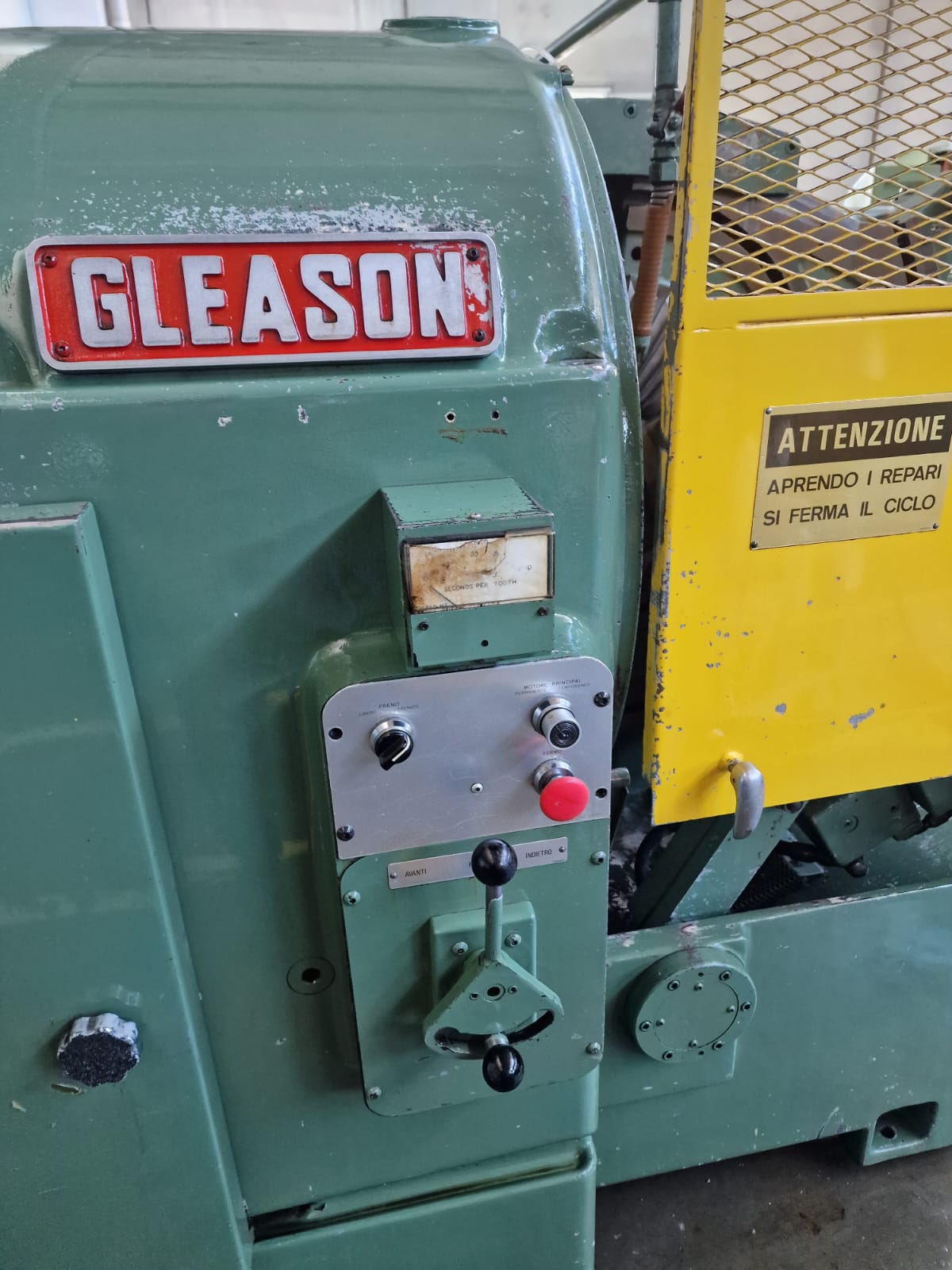 Usato Dentatrice per conici diritti GLEASON 710