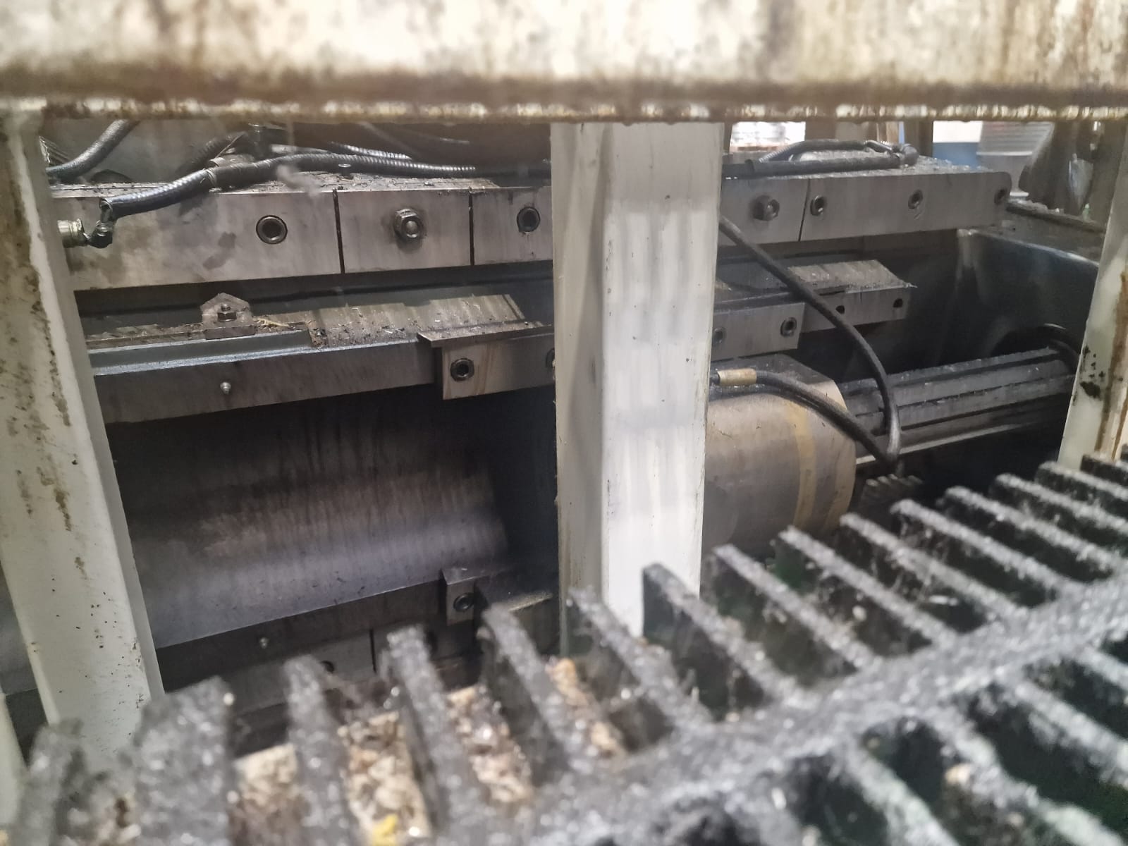 Usato Dentatrice a creatore LIEBHERR L 2200 - disponibile da Giugno 2024