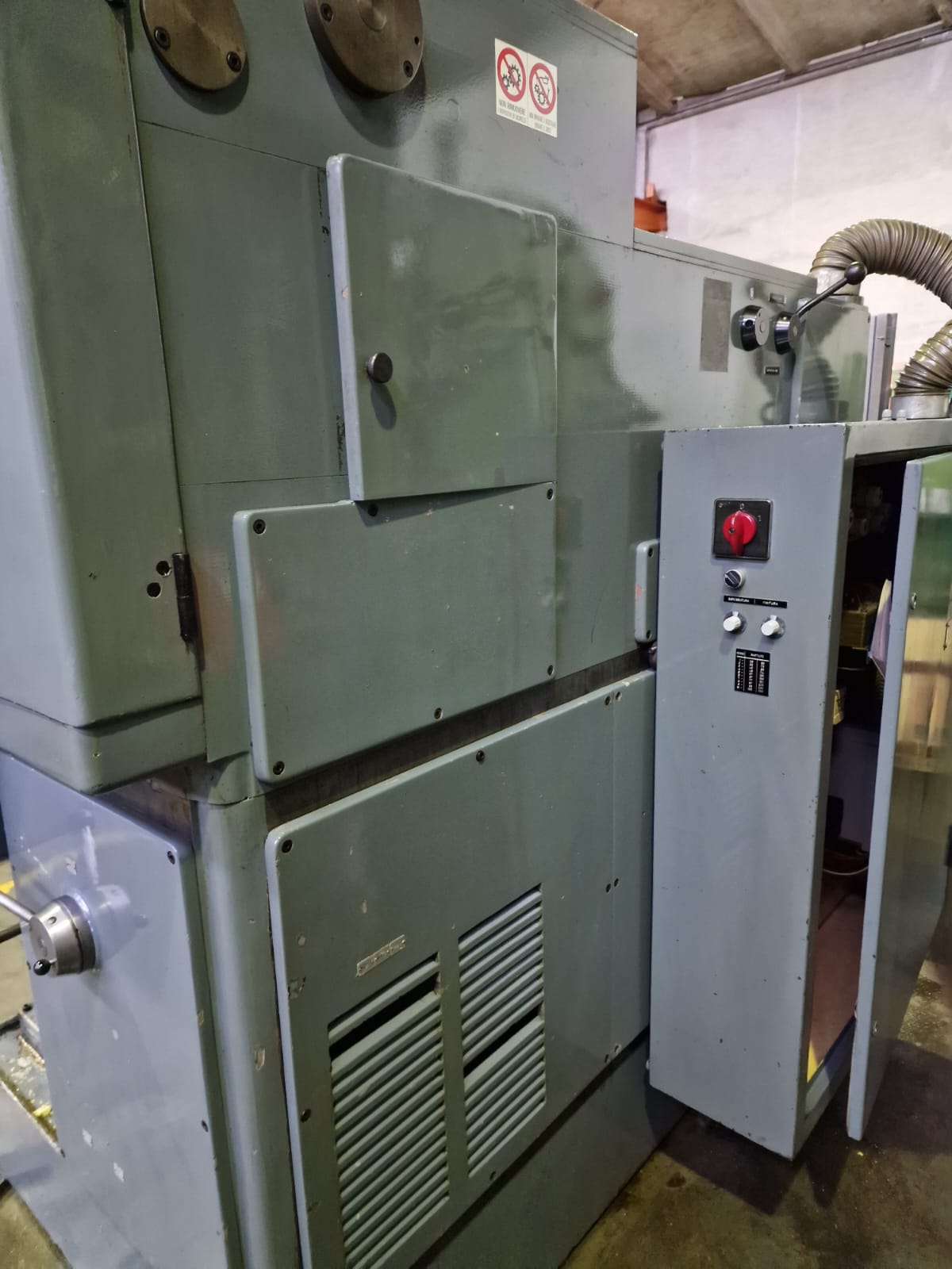 Usato Dentatrice a coltello LORENZ S8/630