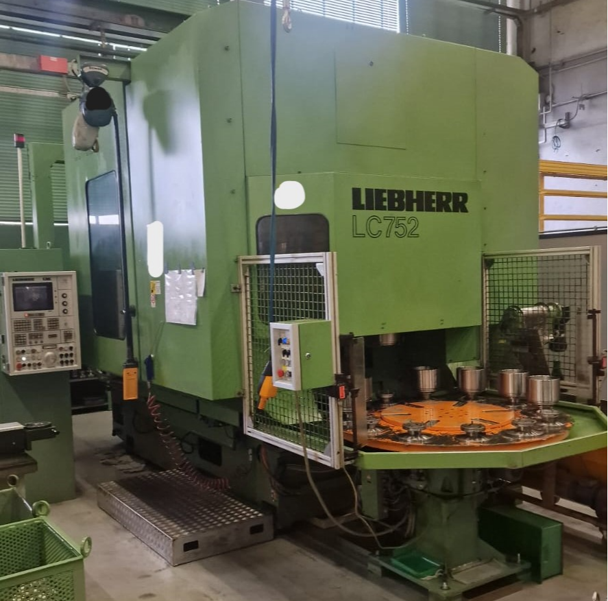 Usato Dentatrice a creatore LIEBHERR LC 752 CNC