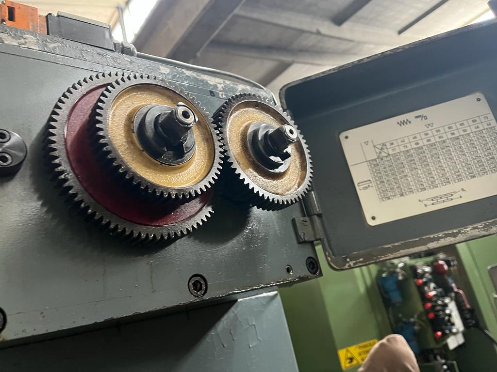 Usato Dentatrice a coltello LORENZ S8/630