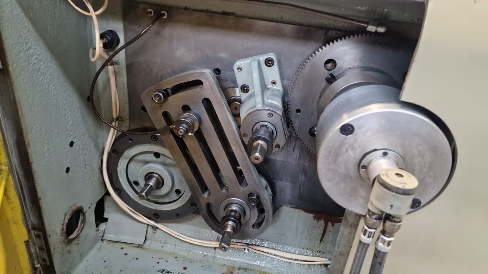 Usato Fresatrice per viti e filetti HECKERT ZFWVG 250x1250