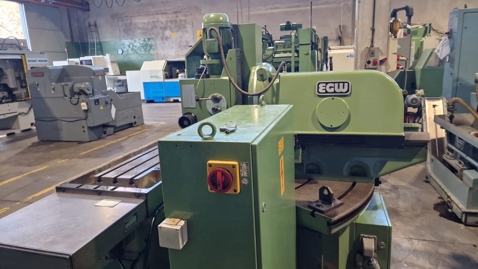 Usato Fresatrice per cremagliere EGW DONAU UZFM-V 300H