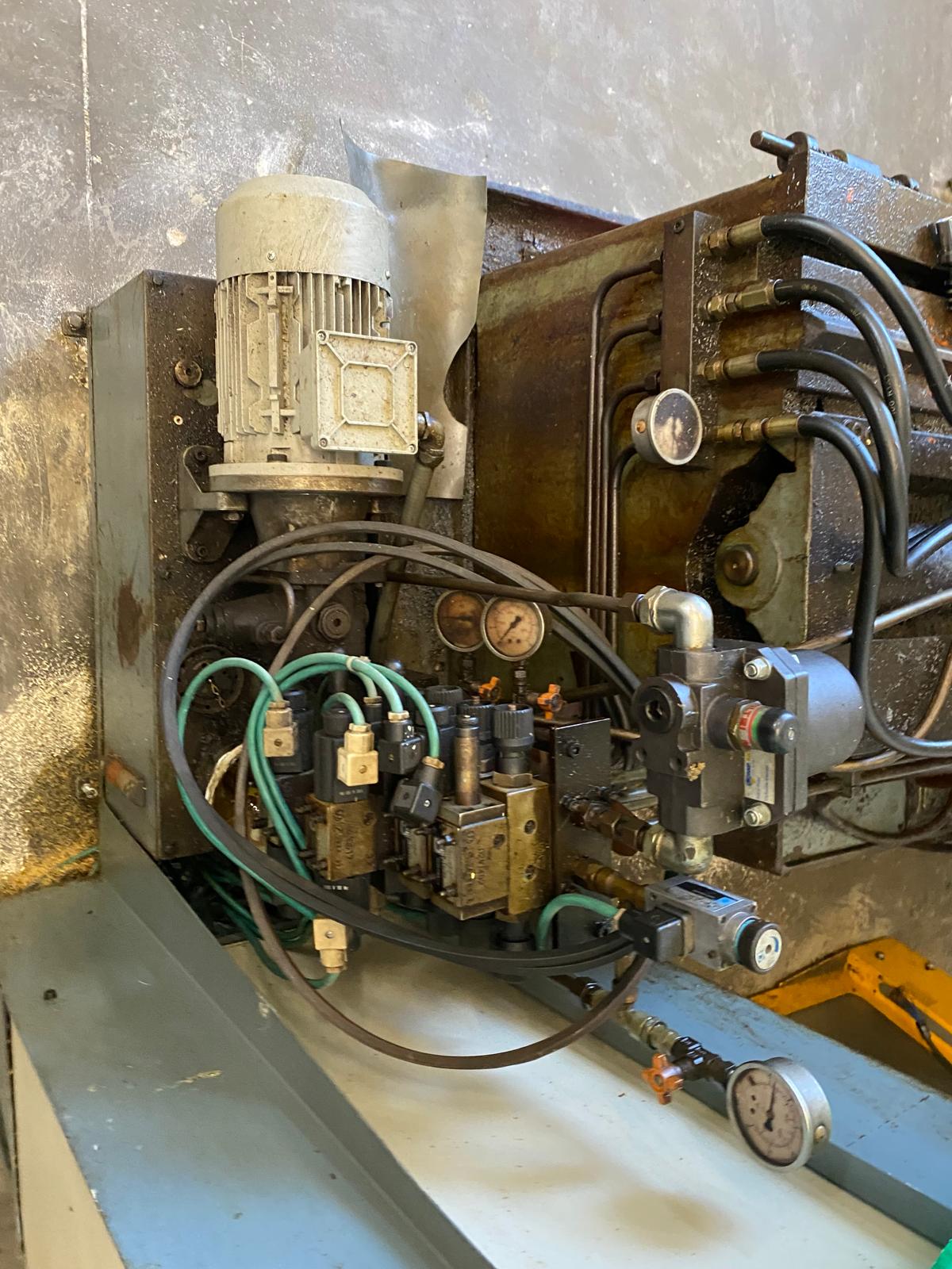 Usato Fresatrice per viti e filetti LEES BRADNER LT 320 