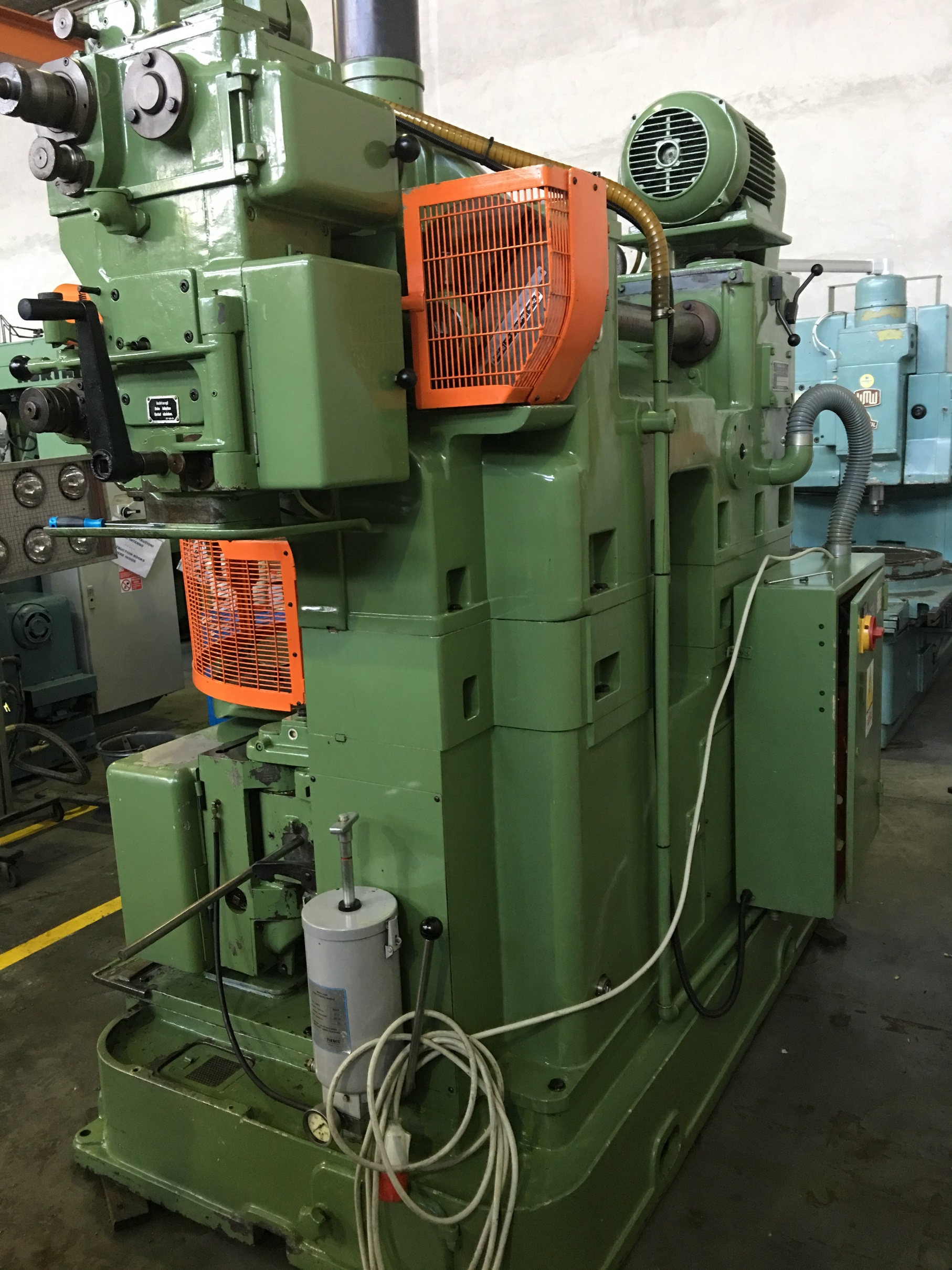 Usato Dentatrice a coltello LORENZ SJ7/1000