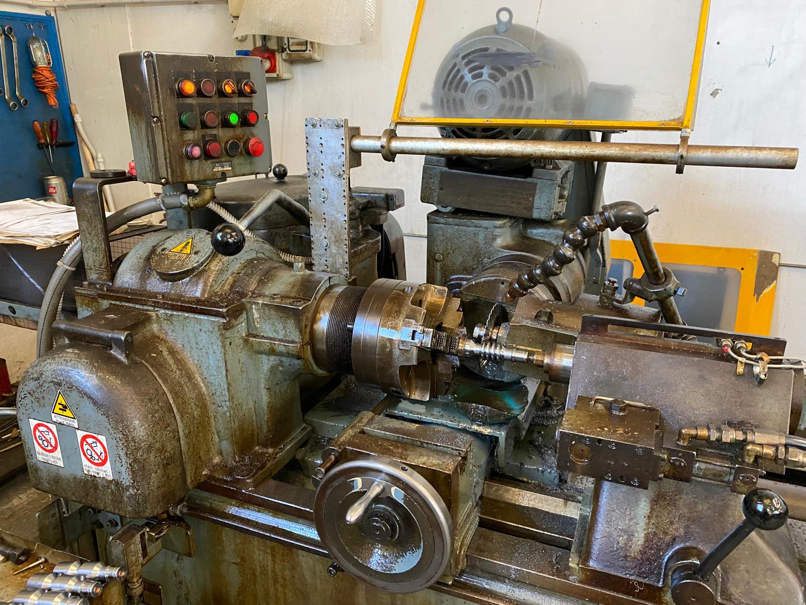 Usato Fresatrice per viti e filetti LEES BRADNER LT 320 