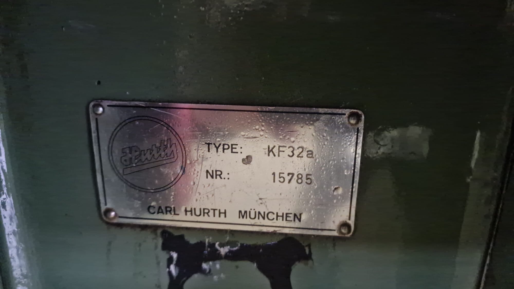 Usato Fresatrice per scanalati HURTH KF 32A 