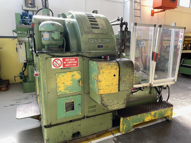 Usato Dentatrice per ingranaggi conici spiral GLEASON 26