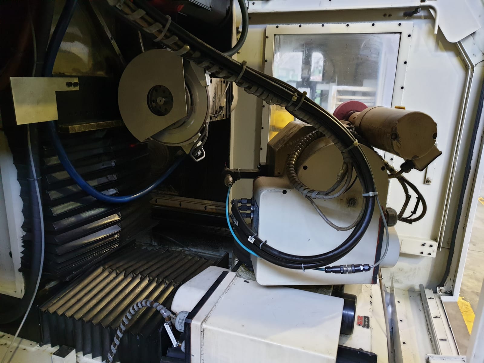 Usato Affilatrice per barrette GLEASON 300 CG CNC