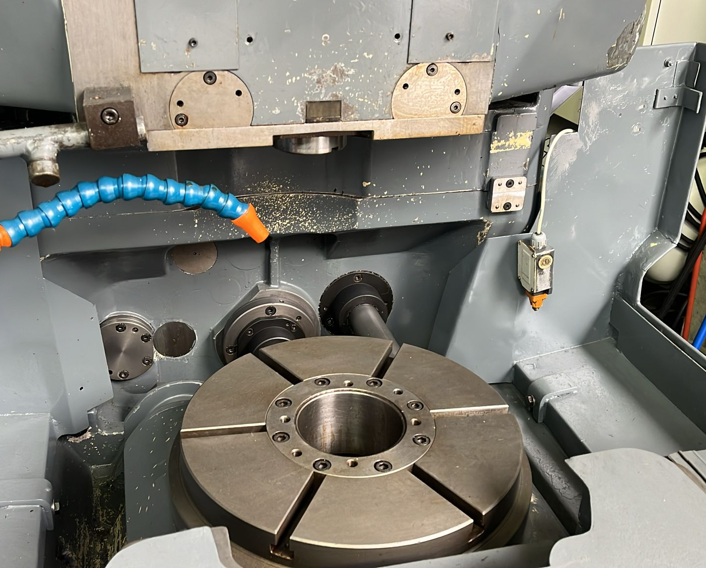 Usato Dentatrice a coltello LORENZ LS 400