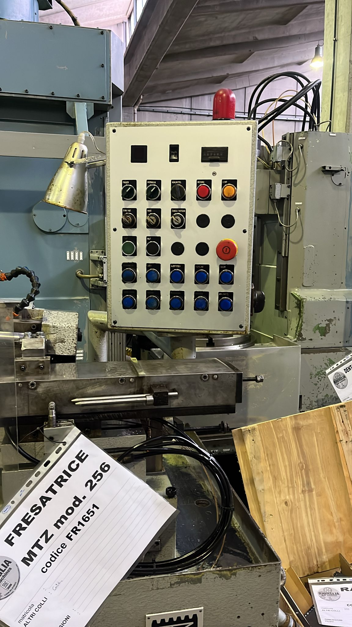 Usato Fresatrice per viti e filetti Monnier & Zahner 256