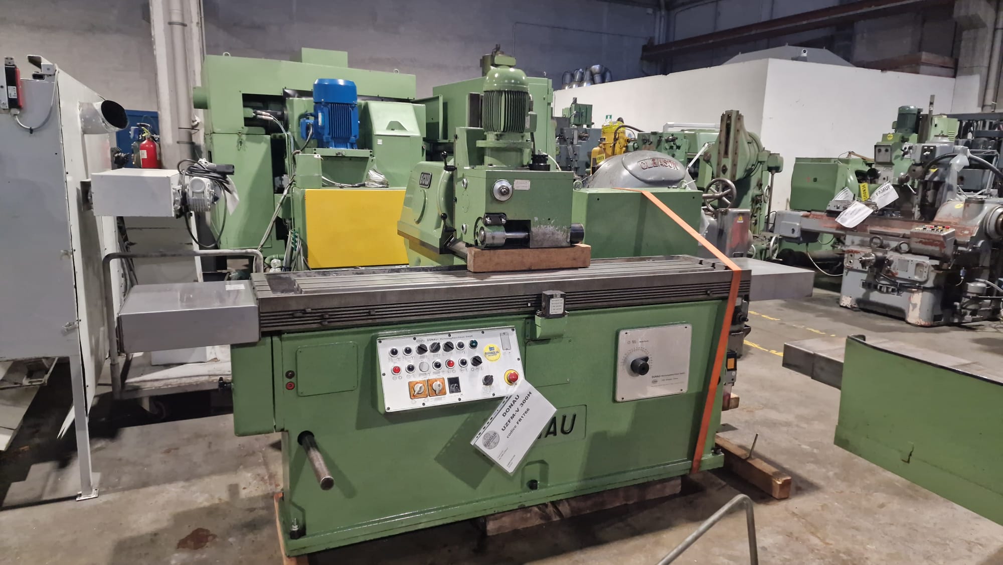 Usato Fresatrice per cremagliere EGW DONAU UZFM-V 300H