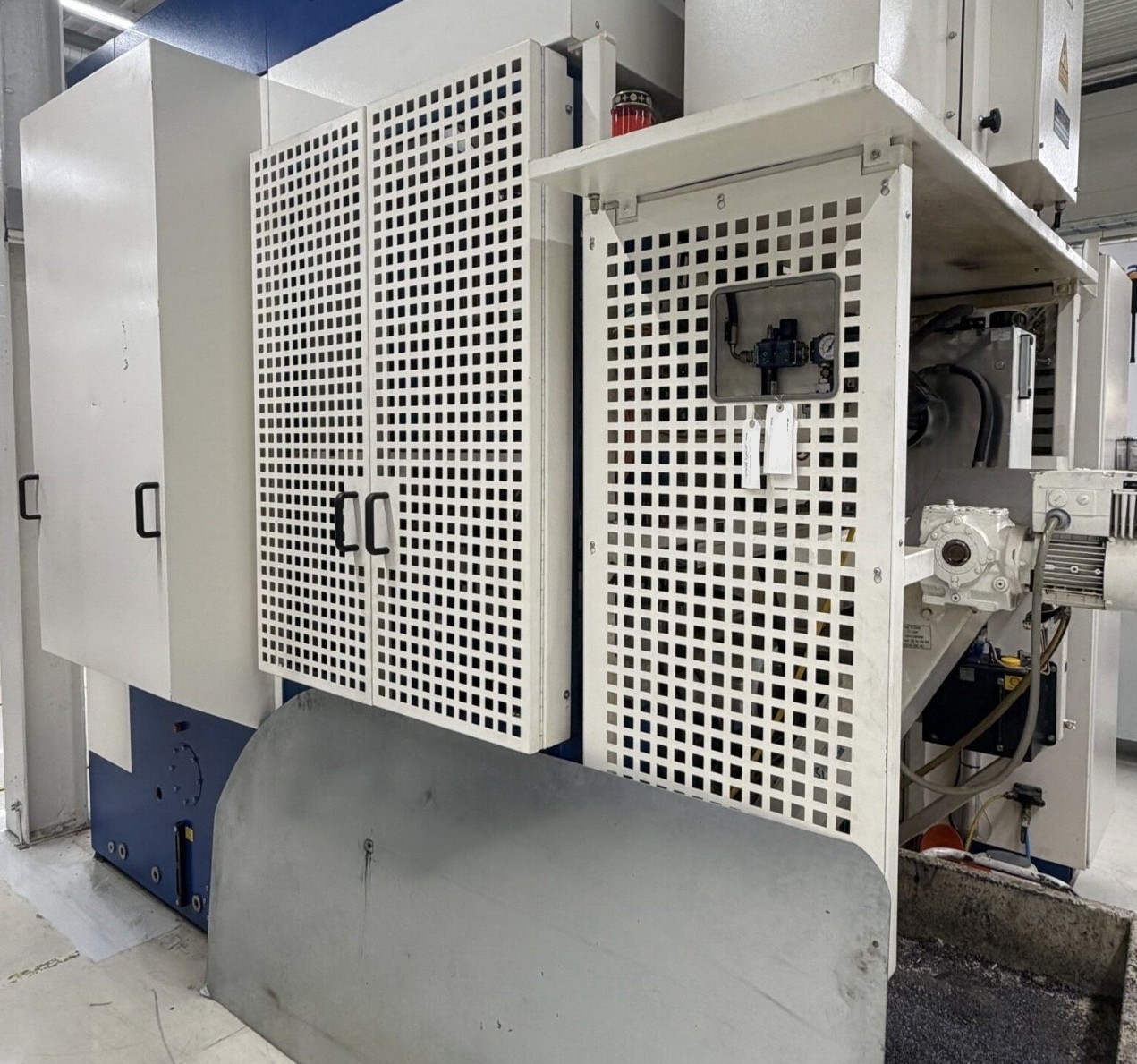 Usato Dentatrice a creatore SAMPUTENSILI WF350 CNC - SIEMENS 840C - 2002