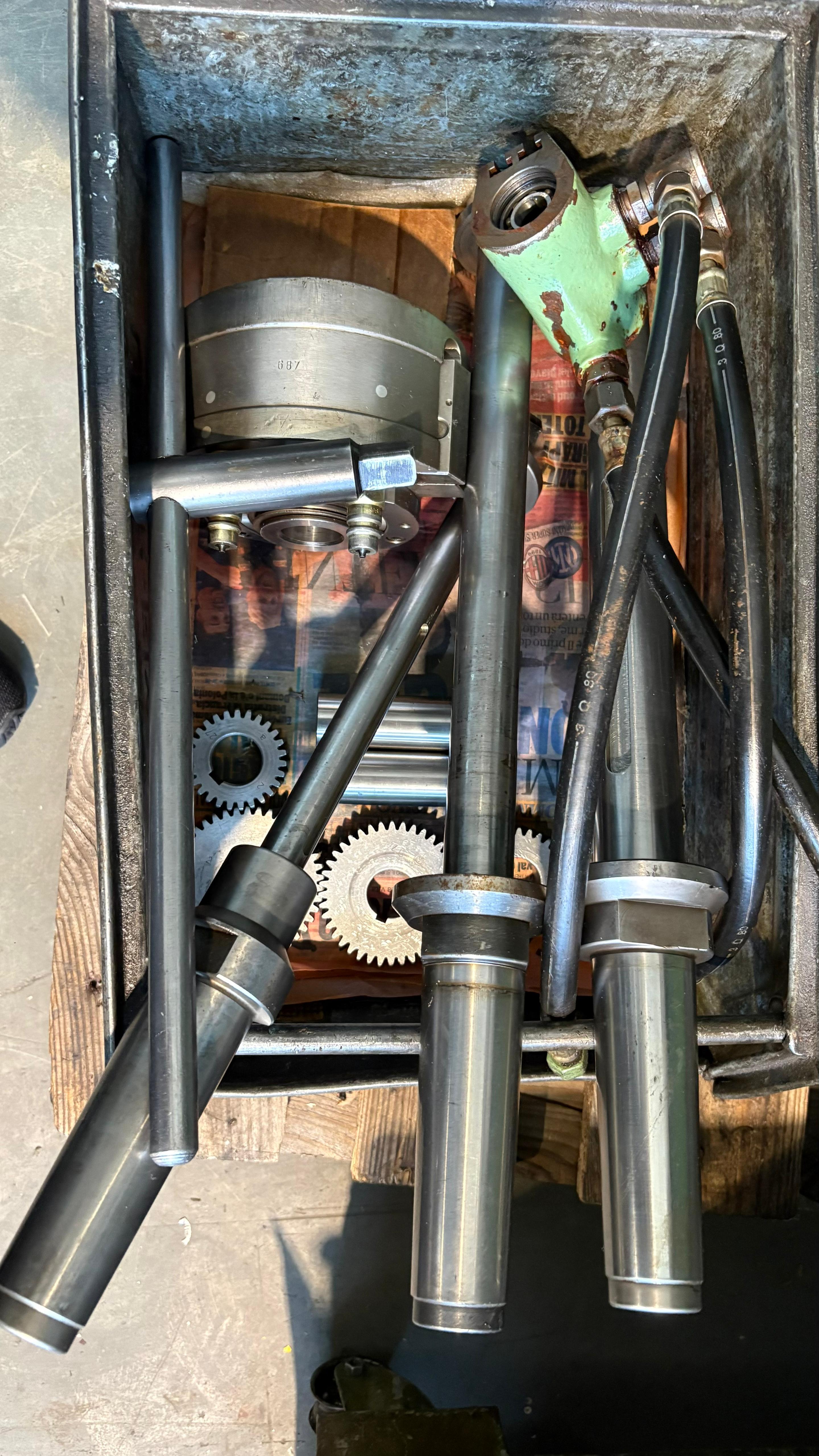 Usato Dentatrice a creatore PFAUTER P 250 H