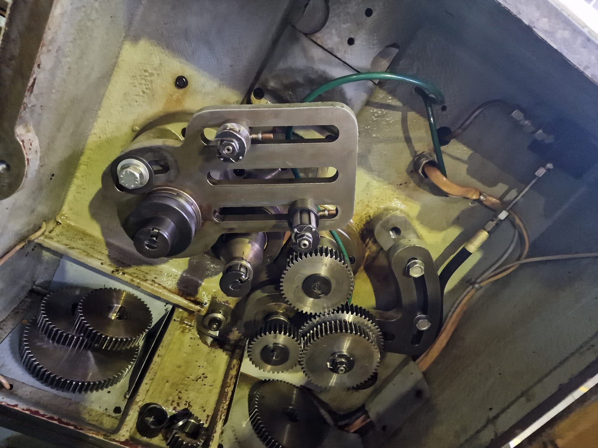 Usato Fresatrice per viti e filetti HECKERT ZFWVG 250x2000