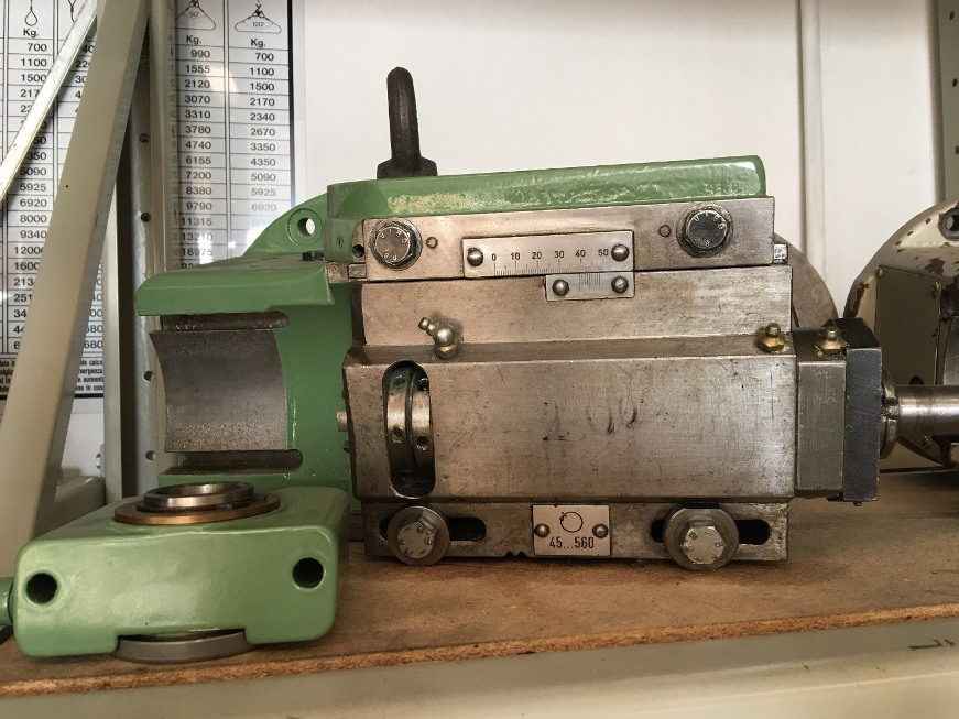 Usato Testa universale per fresatrici per viti e filetti HECKERT