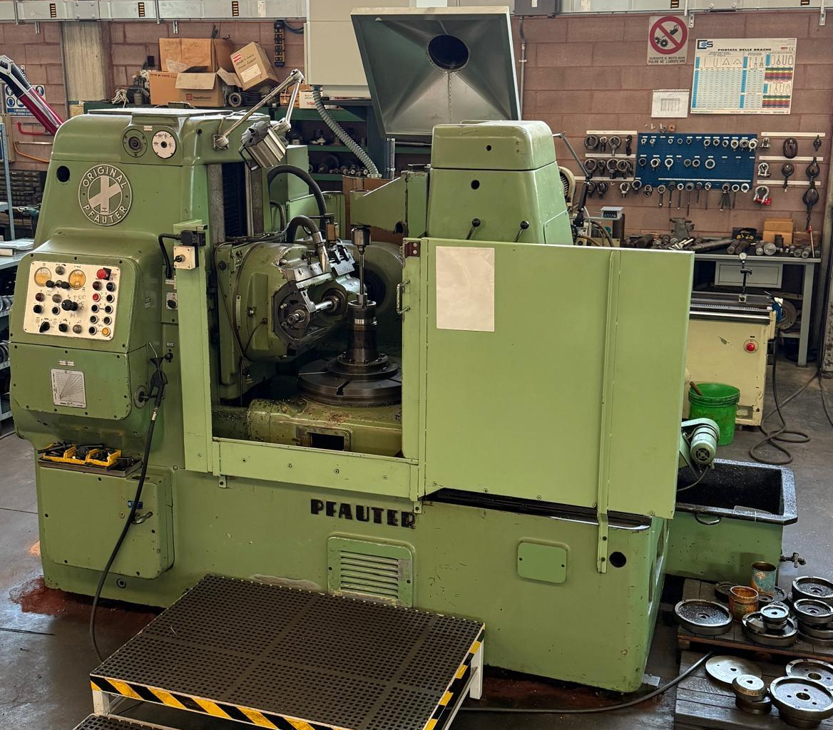 Usato Dentatrice a creatore PFAUTER P 630