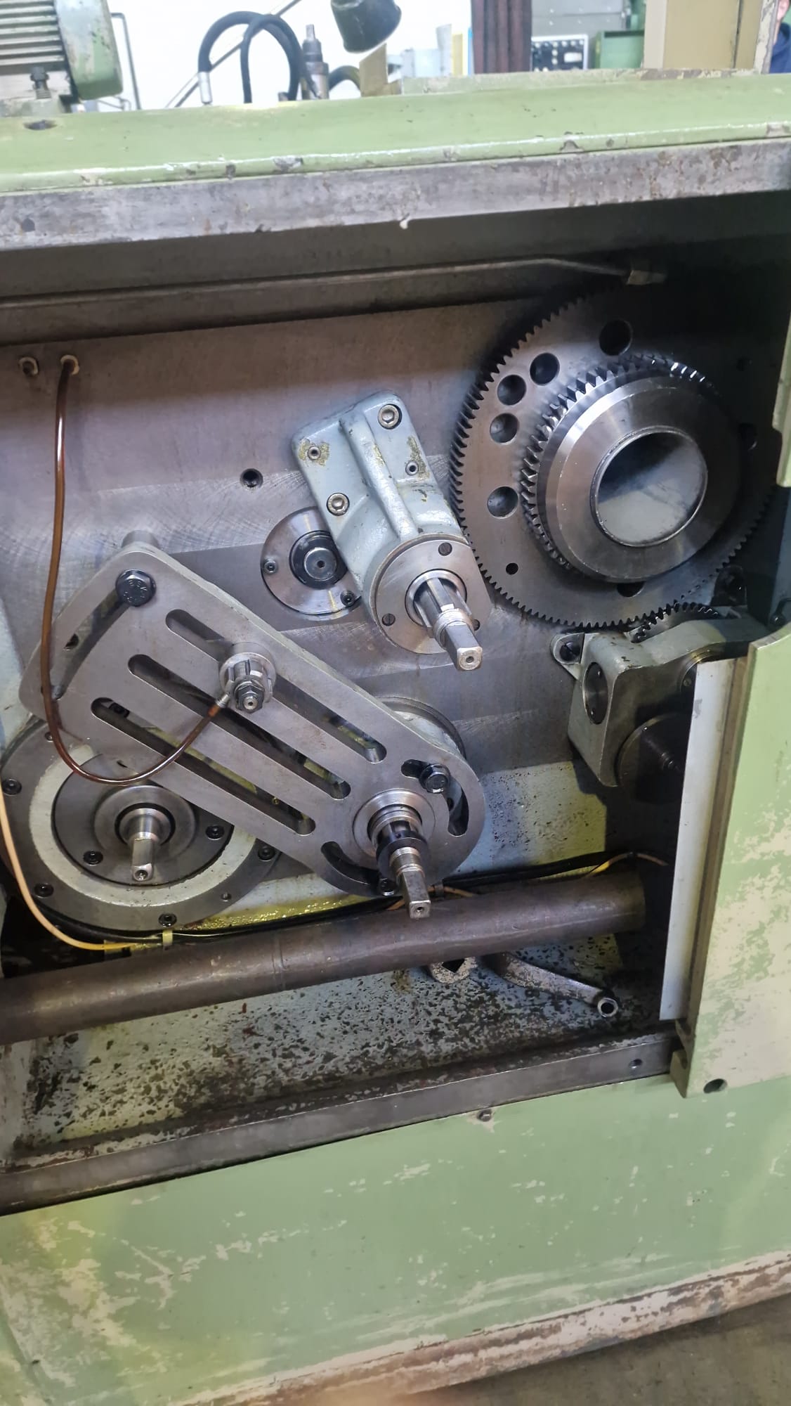 Usato Fresatrice per viti e filetti HECKERT ZFWVG 250x1250