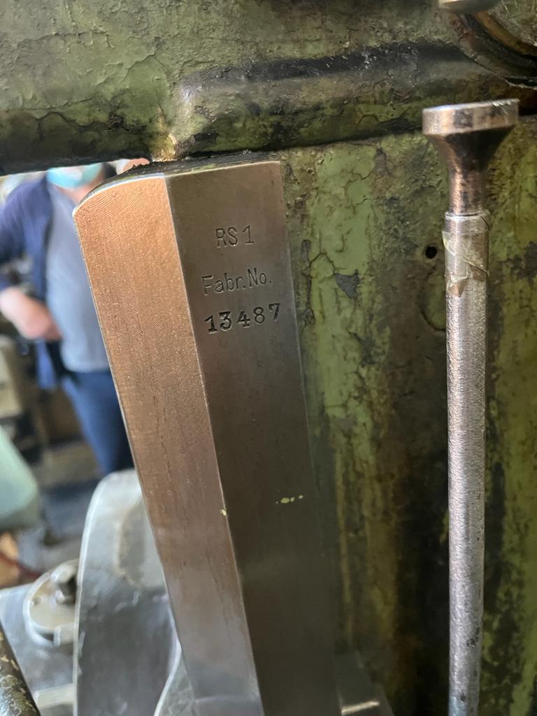 Usato Dentatrice a creatore verticale PFAUTER RS1