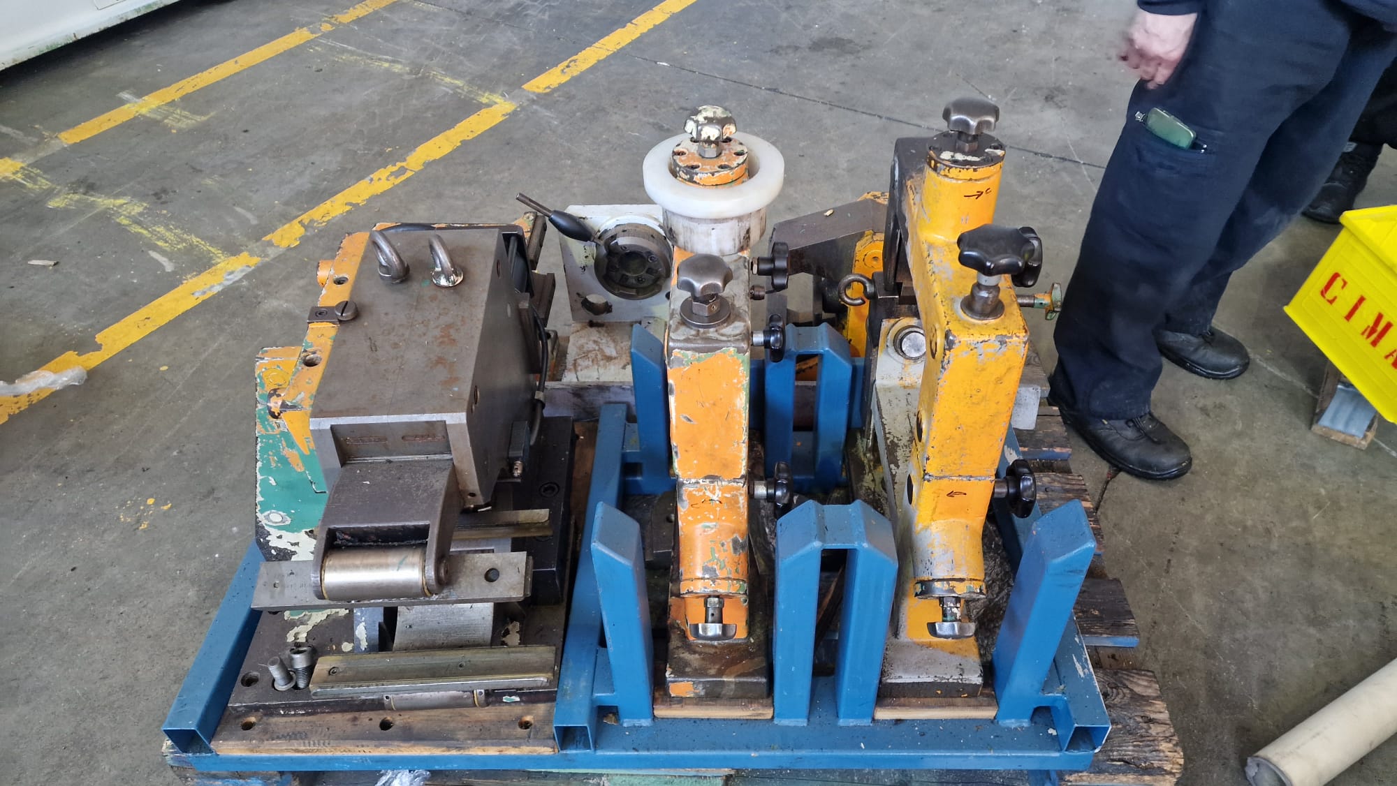 Usato Fresatrice per viti e scanalati WANDERER GF 323