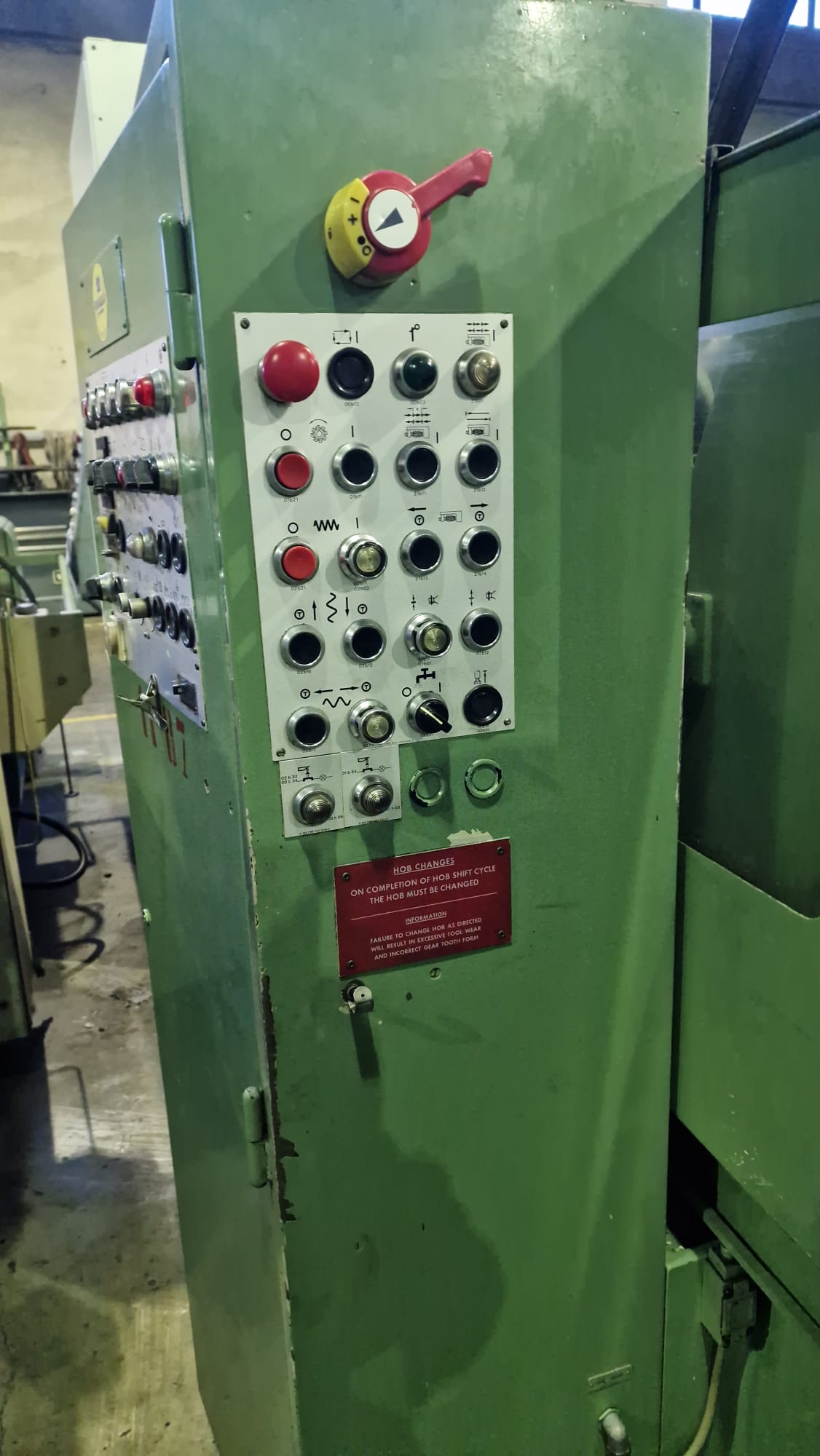 Usato Dentatrice a creatore PFAUTER PA 180