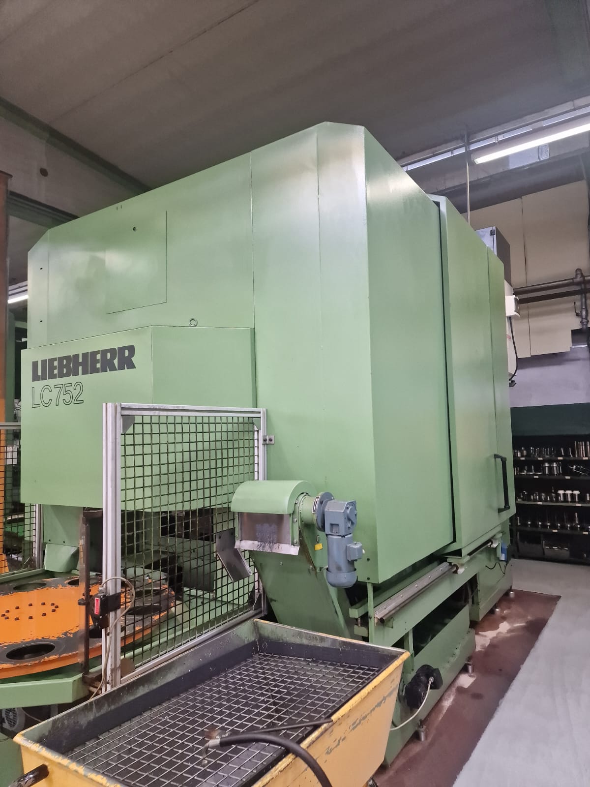 Usato Dentatrice a creatore LIEBHERR LC 752 CNC