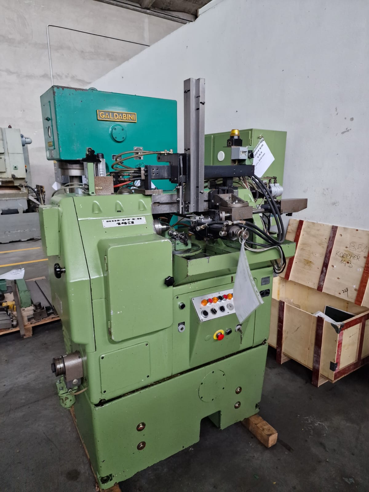 Usato Dentatrice a creatore orizzontale KÖPFER 143