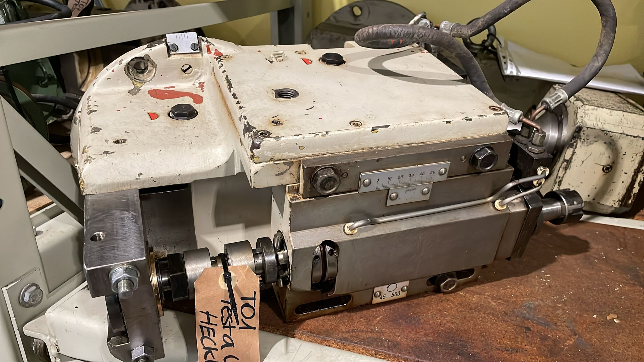 Usato Testa universale per fresatrici per viti e filetti HECKERT (Stock no. T01)