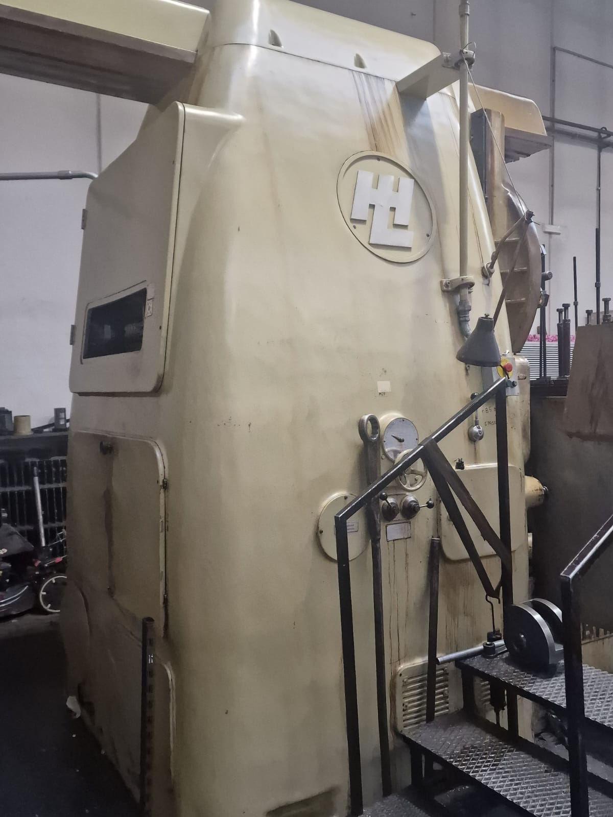 Usato Dentatrice a creatore LIEBHERR L 2200 - disponibile da Giugno 2024