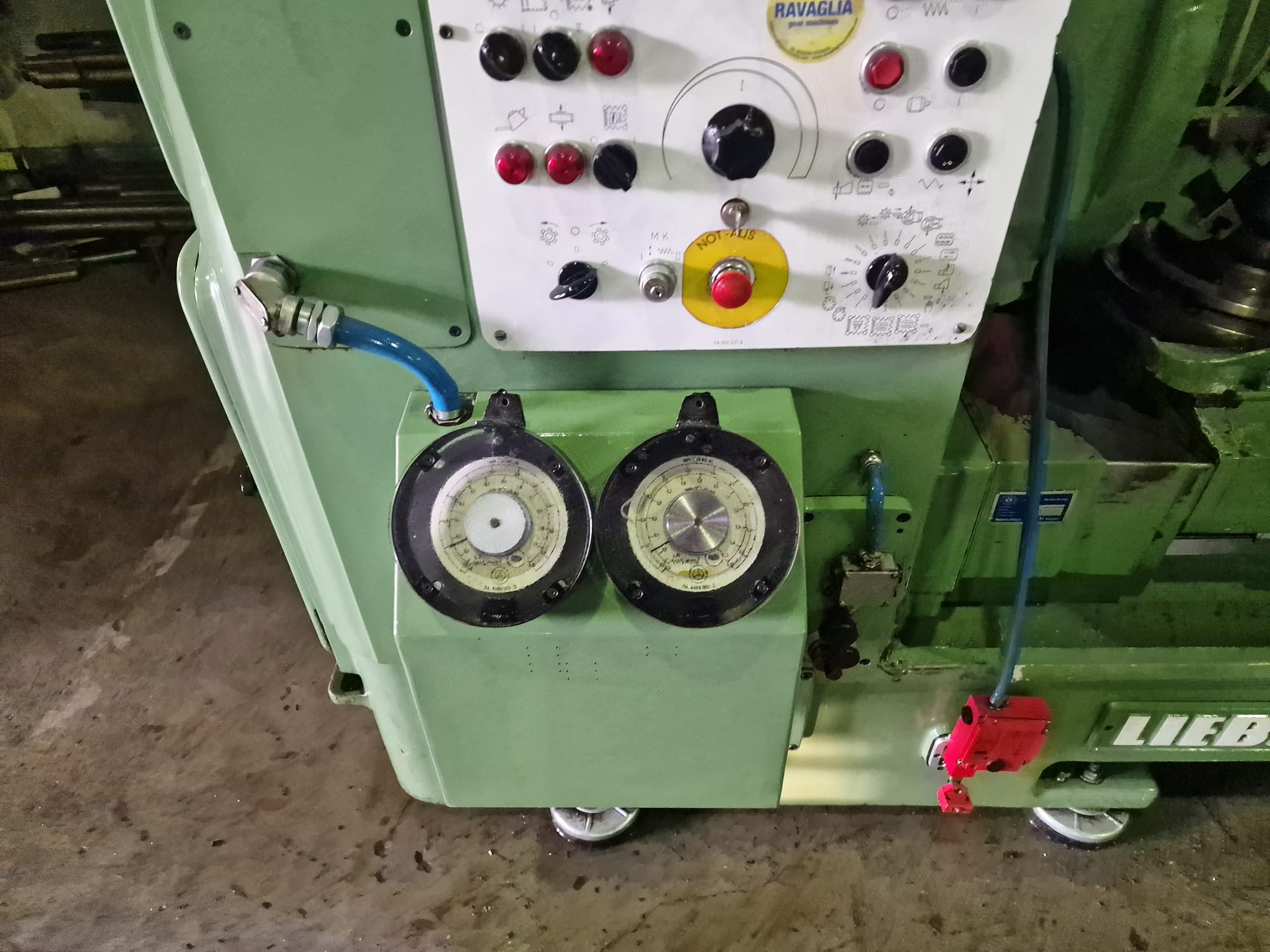 Usato Dentatrice a creatore LIEBHERR L 301