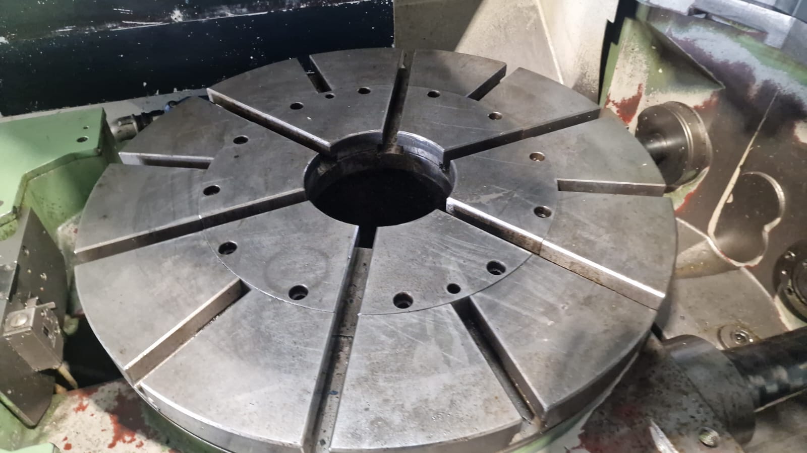 Usato Dentatrice a coltello LORENZ LS 630