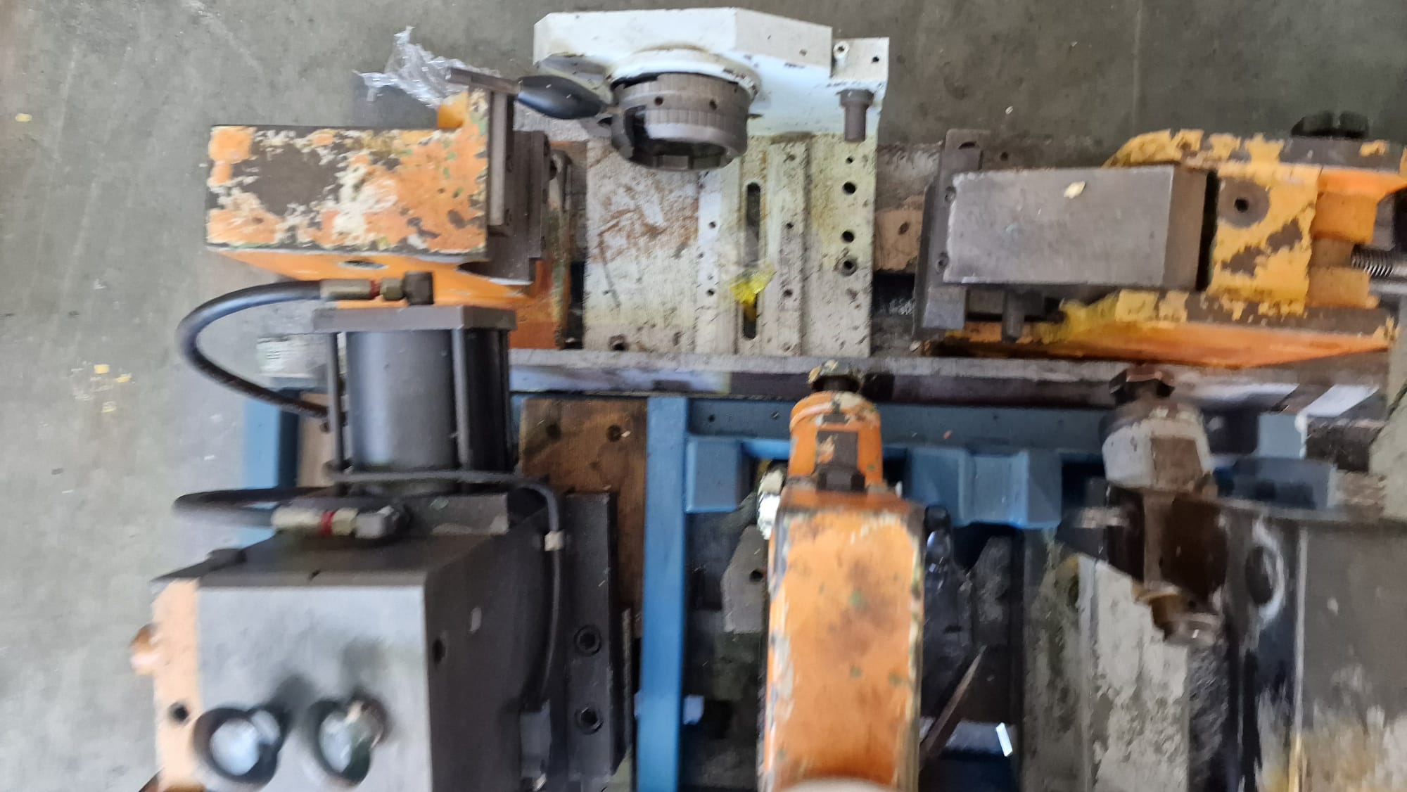 Usato Fresatrice per viti e scanalati WANDERER GF 323