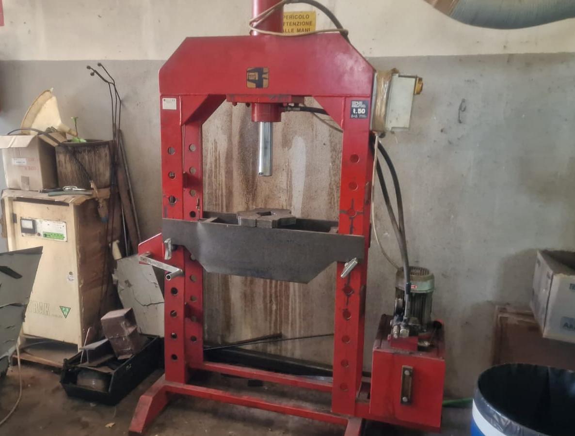 Usato Pressa AXA - 50 TON 